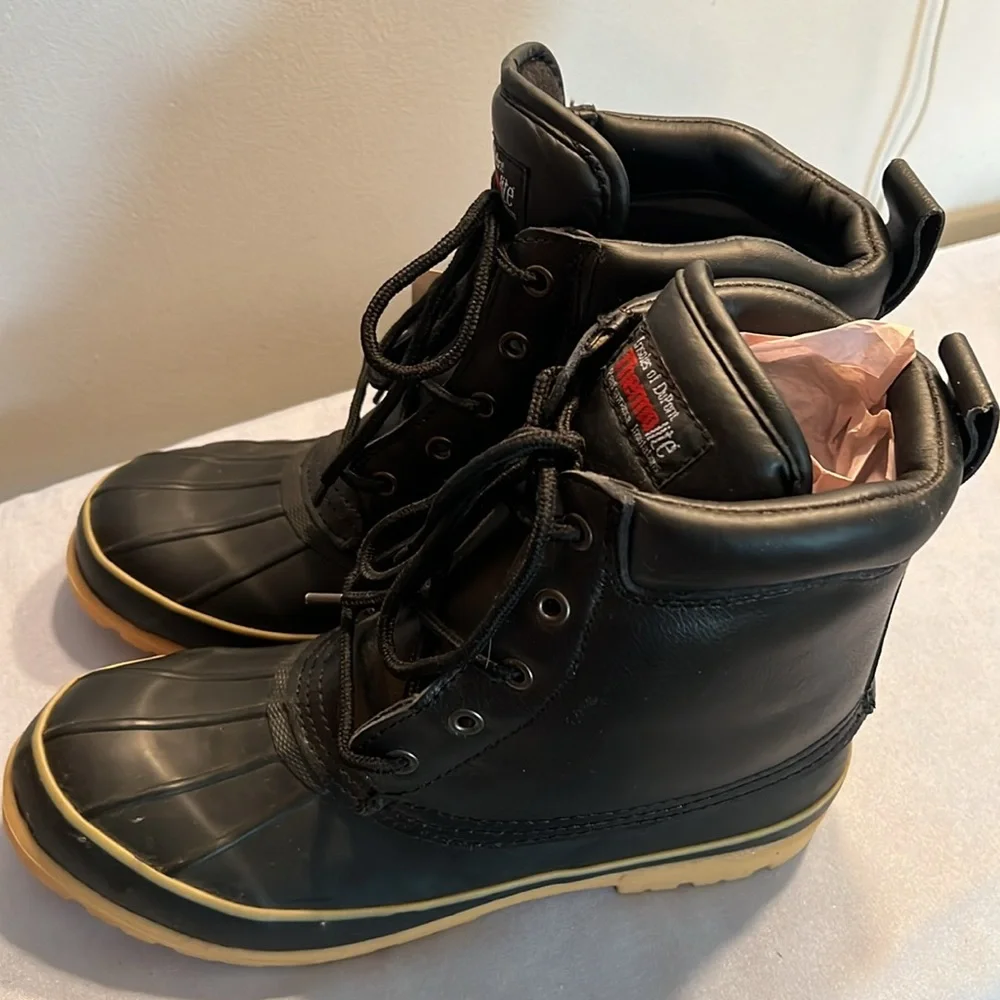 NWT Thermolite Black and Tan Weatherproof Winter Boots Size 9.5